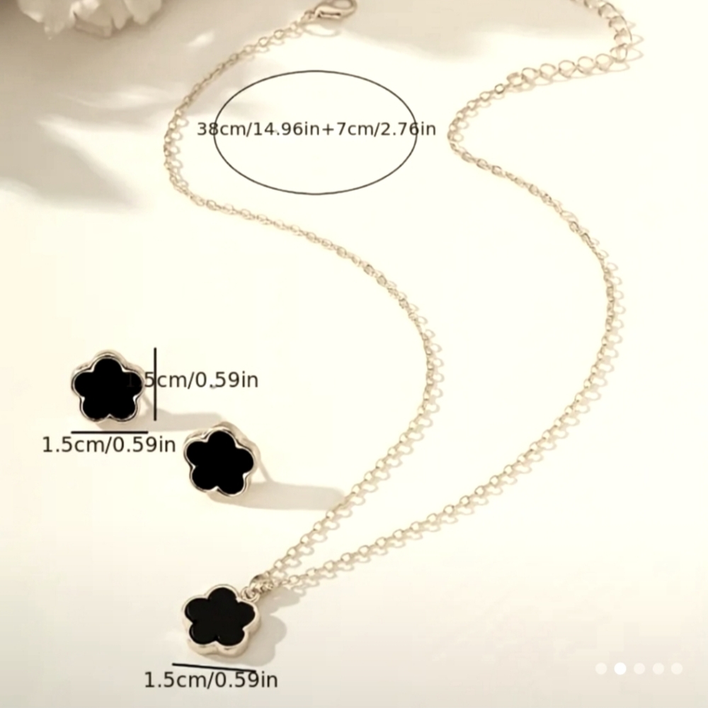 Clover Bracelet and Necklace Green Color - Picture 2 of 5